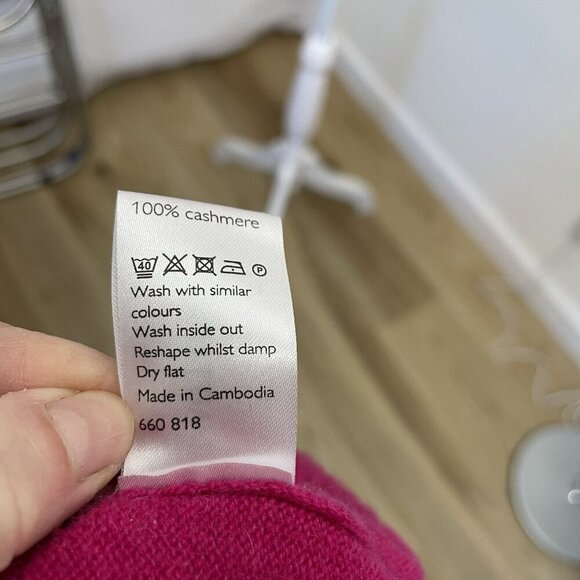 John Lewis 100% Cashmere Cardigan Sweater Soft Classic Bright Pink size 8 - Picture 7 of 7